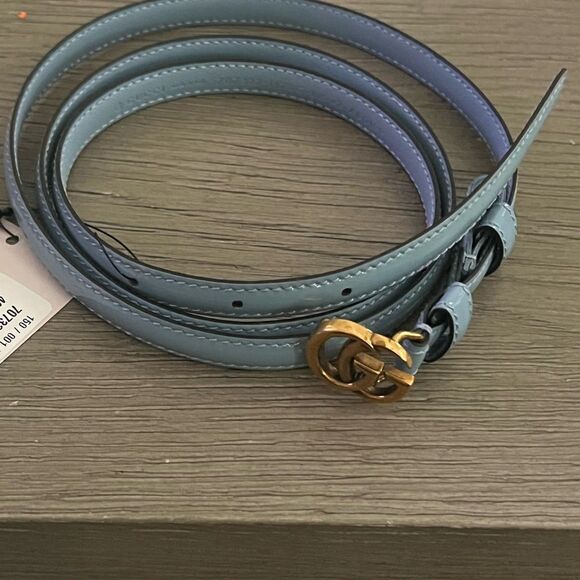 Womens Gucci thin belt size 105 brand new with dustbag and box - Picture 2 of 4